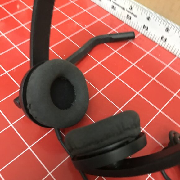 Logitech H570e USB Headset - Picture 8 of 9
